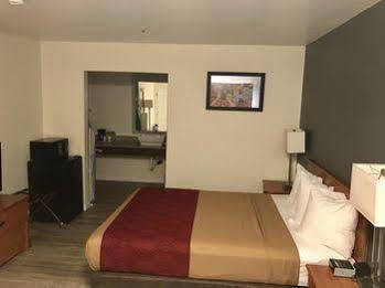 Econo Lodge University Arena Σάρλοτσβιλ Εξωτερικό φωτογραφία